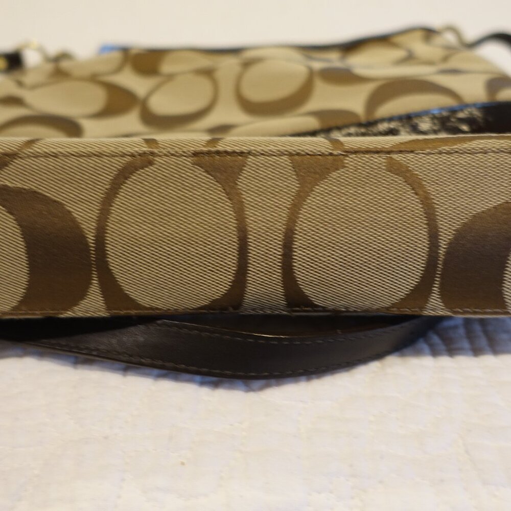 COACH HANDBAG - Picture 10 of 10